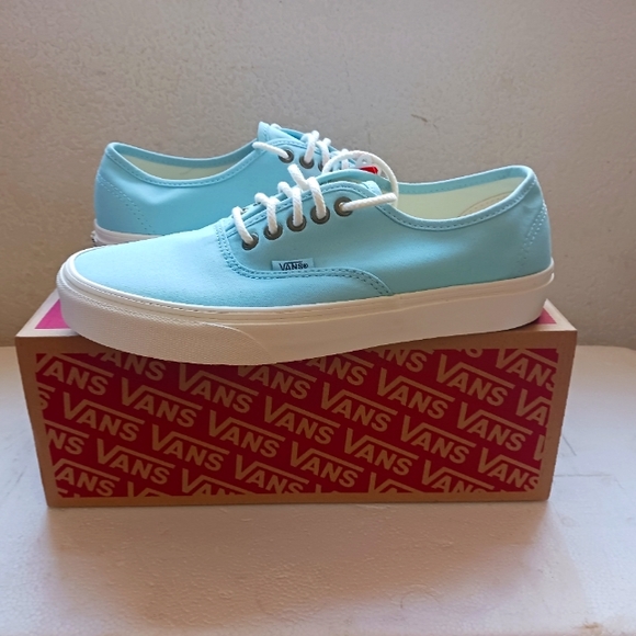 Vans - Picture 1 of 4